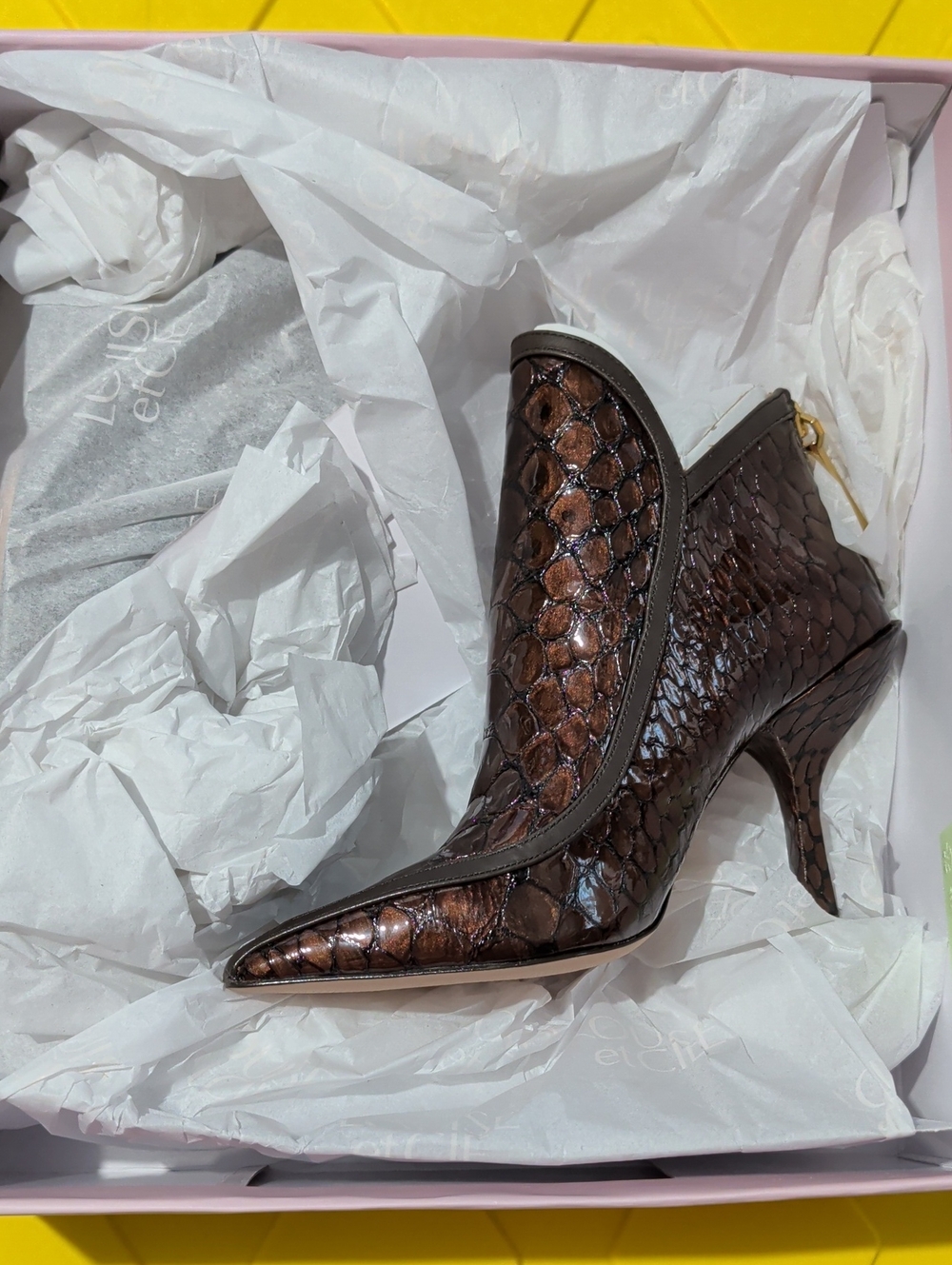 NIB Louise et Cie Lo-Viveca Pointed Toe Bootie Heels - Cocoa Brown - Size 5M